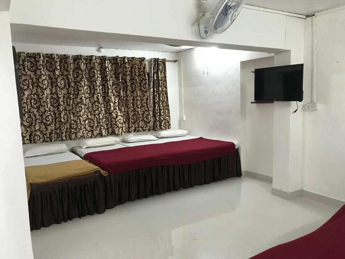Hotel Priti International 马普萨 外观 照片