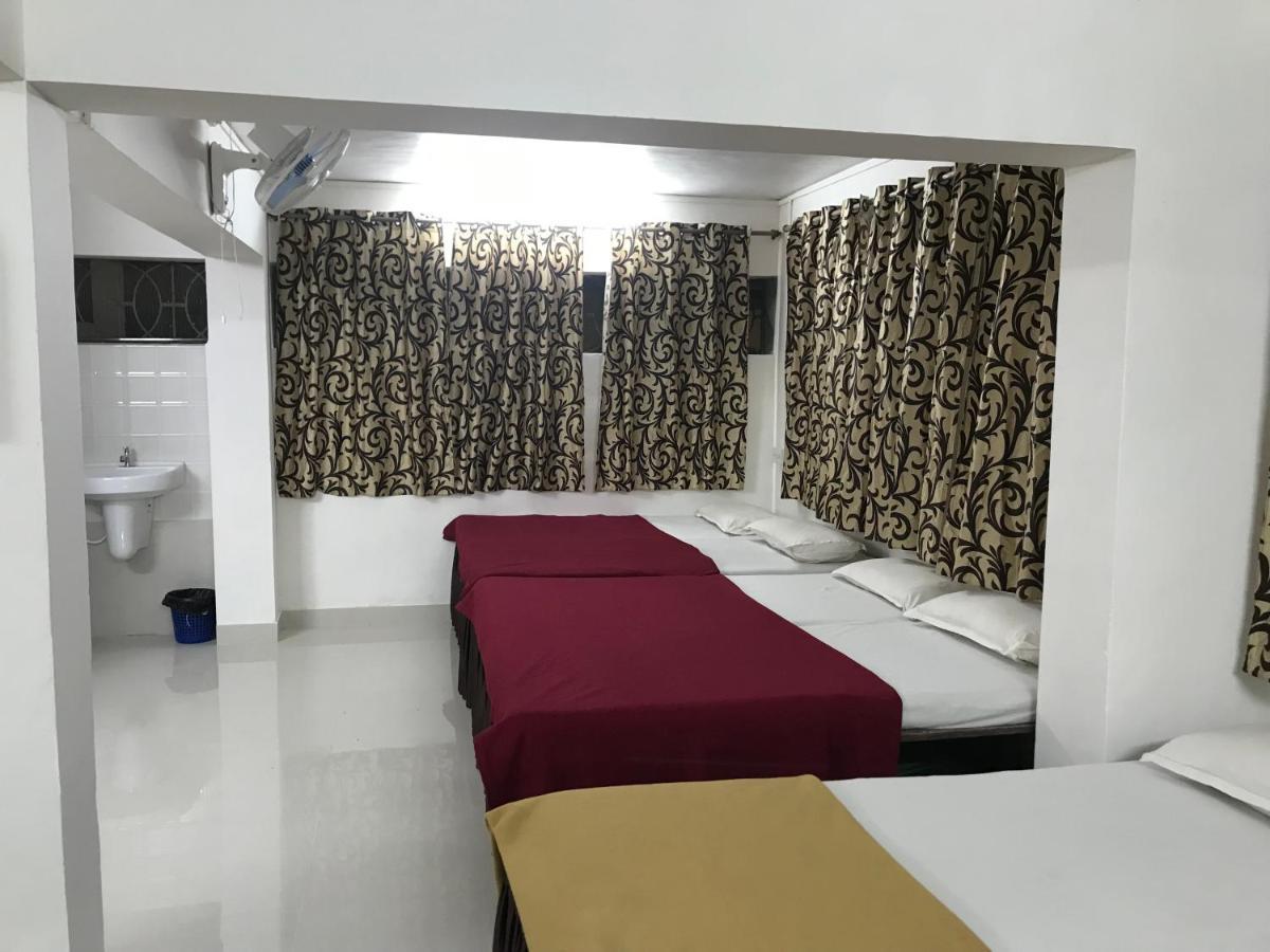 Hotel Priti International 马普萨 外观 照片